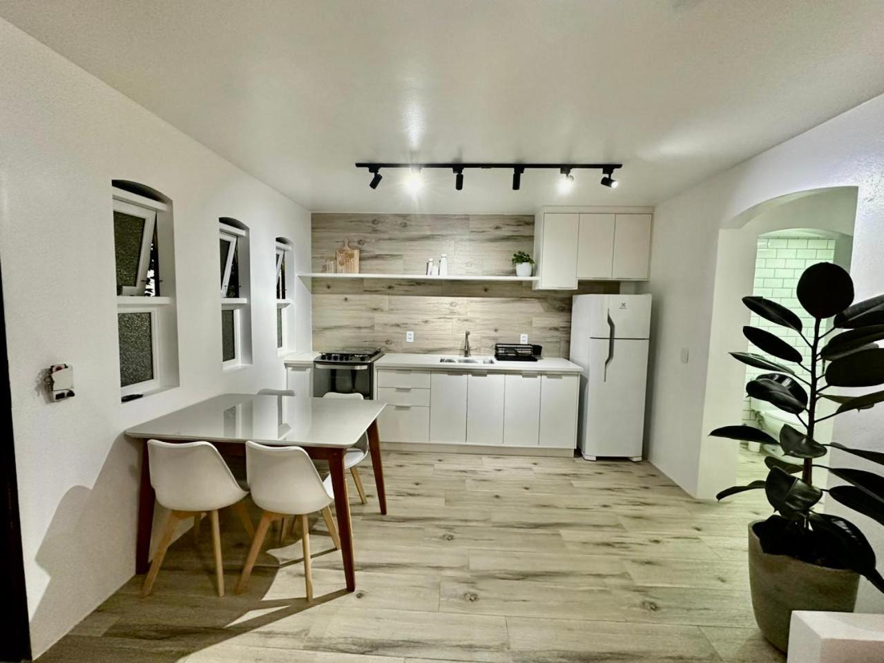 Apartamento estilo Chalé com piscina Ubatuba Exterior foto
